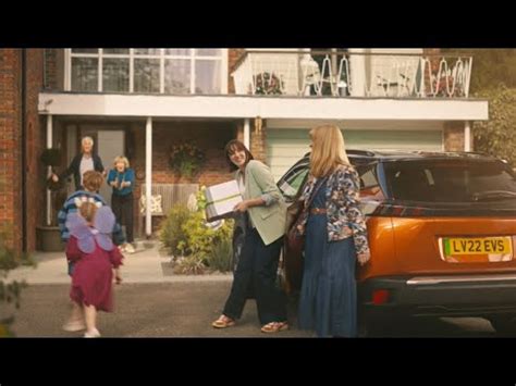 lv insurance advert actress